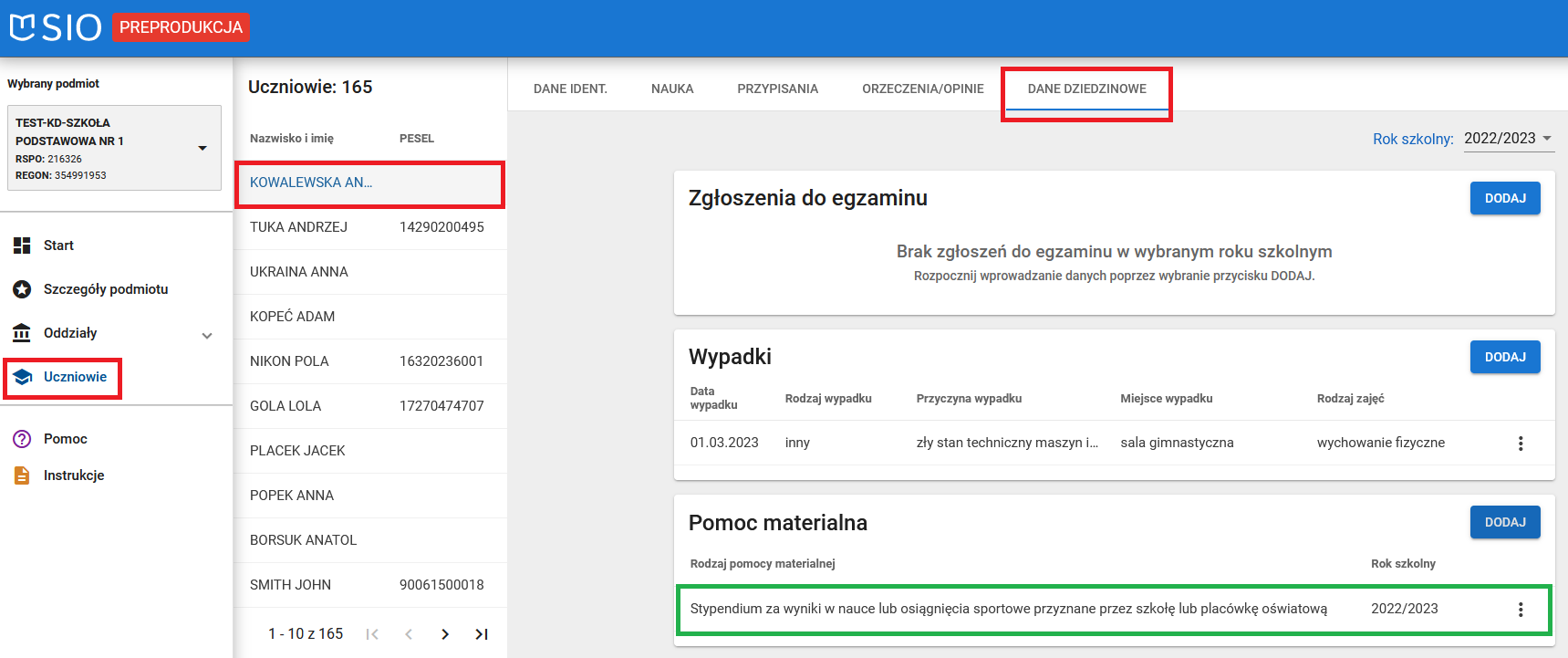 Widok na zakładkę dane dziedzinowe ucznia z zapisaną pomocą materialną