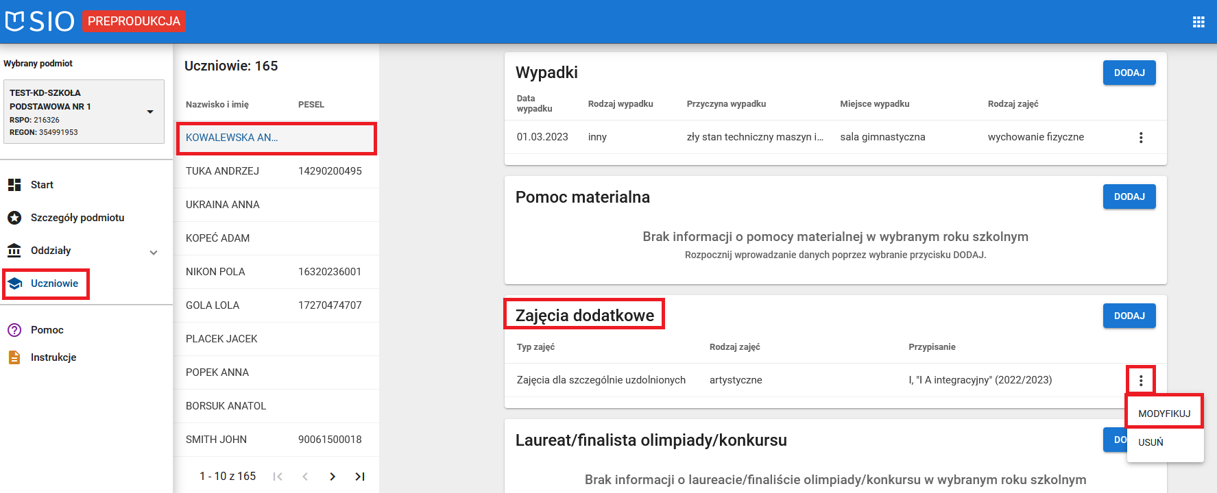 Okno z widokiem na zakładkę dane dziedzinowe u wybranego ucznia i możliwość modyfikowania zajęć dodatkowych