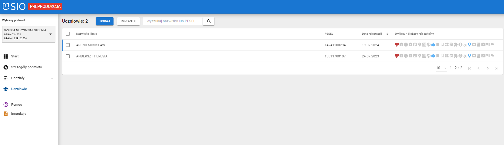 okno z widokiem na listę uczniów 