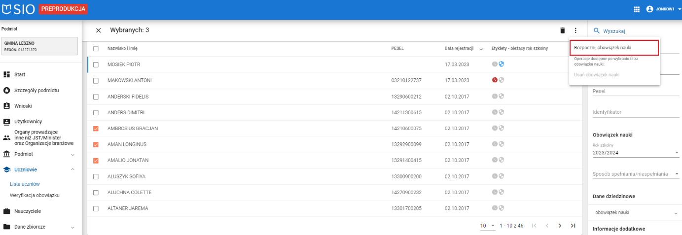 Okno z widokiem na wybór grupowego rozpoczęcia nauki uczniów