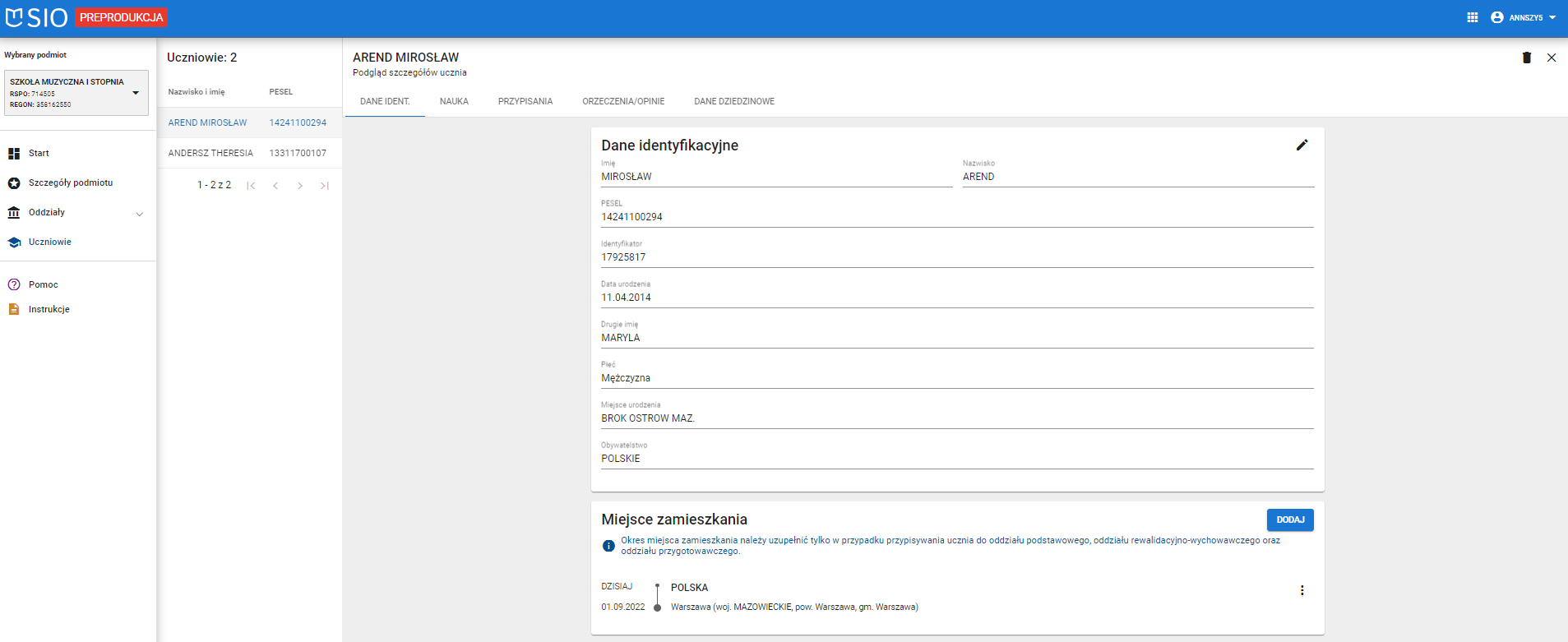 Okno z widokiem na wymagane uzupełnienie pola miejsca zamieszkania przy przypisywaniu ucznia do oddziału podstawowego
