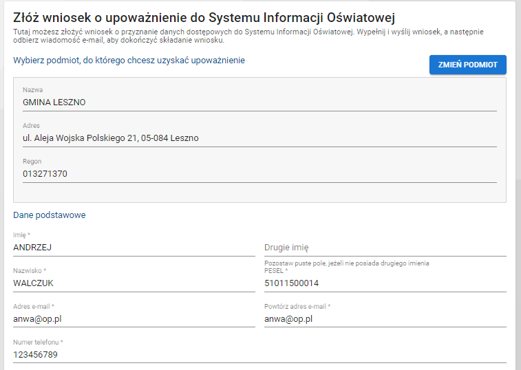 Okno z widokiem na dane podstawowe z polami do wypełnienia takimi jak imię, nazwisko, PESEL, adres e-mali, regon